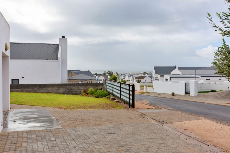 3 Bedroom Property for Sale in Harbour Lights Western Cape